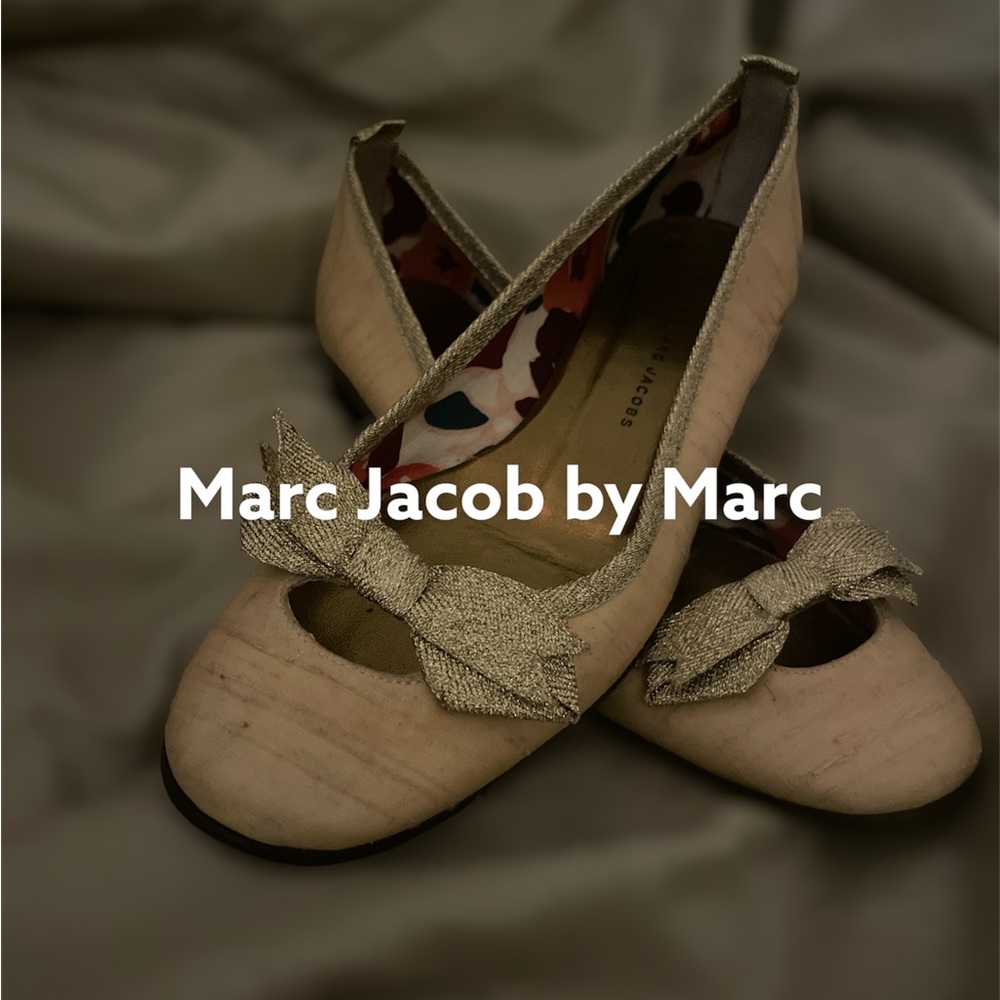 Marc by Marc Jacob flat used in good condition